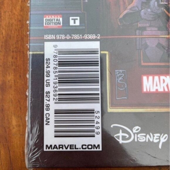 Loungefly Star Wars The Mandalorian Grogu & Funko Fennec Shand Keychains + Comic - Picture 9 of 10